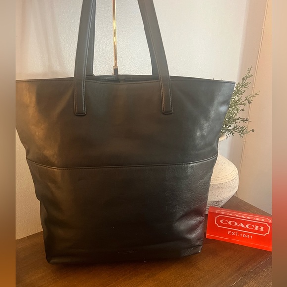 Coach Legacy Tote - Picture 2 of 8